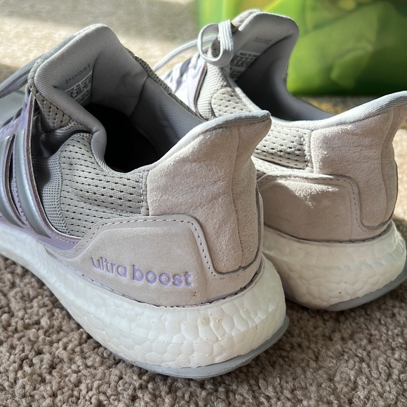 Adidas ultraboosts continental 9.5 - Picture 7 of 7